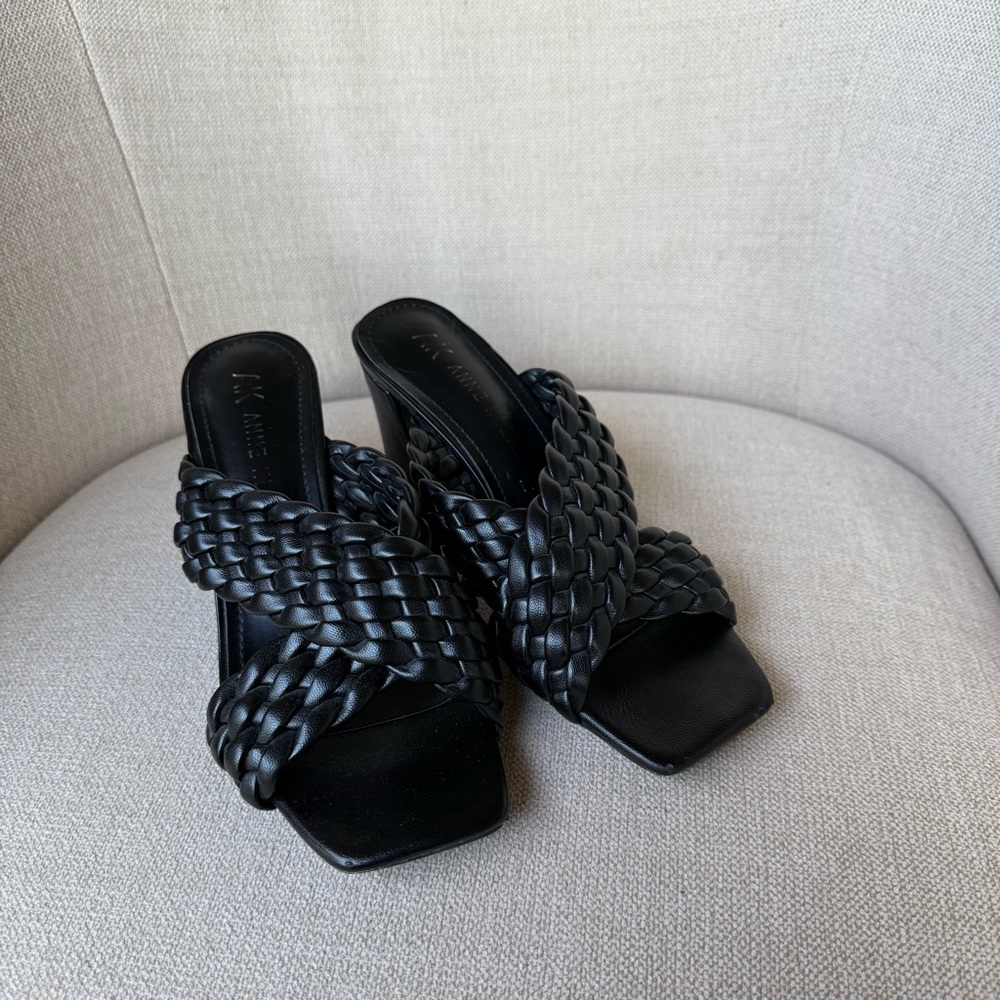 Anne Klein Women's Black Woven Slide Sandals